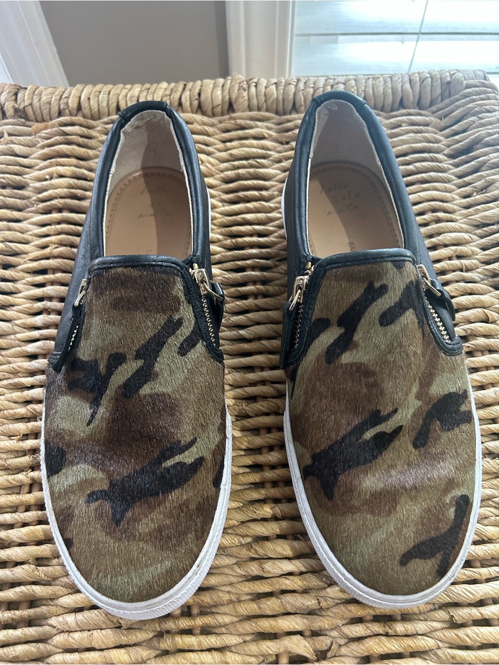 Banana Republic Women’s Black Slip-On Sneaker with Camo Faux Fur Tops Size 8